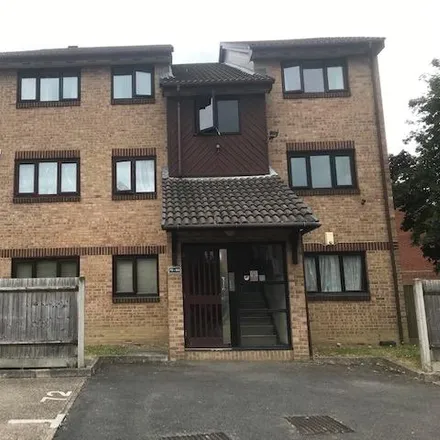 Rent this 1 bed apartment on Foot Path 950 in London, CR0 6XL