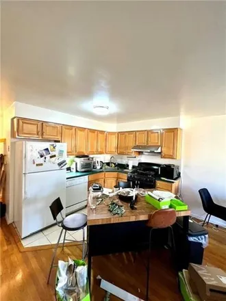 Image 3 - 1830 Linden Street, New York, NY 11385, USA - House for sale