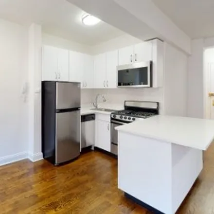 Rent this studio apartment on #11e,20 Beekman Place in Turtle Bay, Manhattan