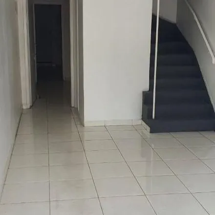 Rent this studio house on Rua McConnel in Jardim Miriam, São Paulo - SP