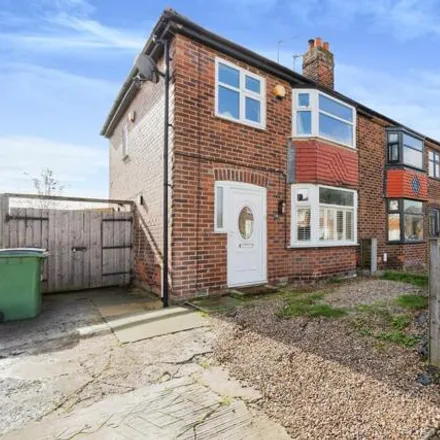 Buy this 3 bed duplex on Dorset Avenue in Cheadle Hulme, SK8 5QR