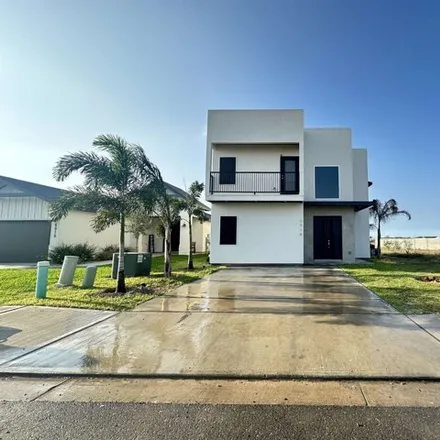 Rent this 4 bed house on Molinos Drive in Laredo, TX