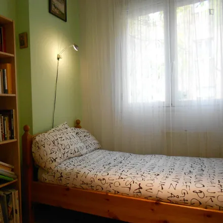 Rent this 3 bed room on Madrid in Calle del Cordel de Pavones, 6 B
