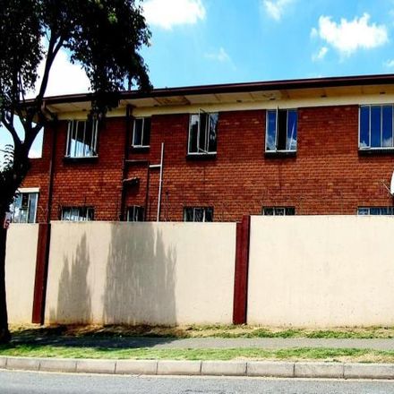 Rent this 2 bed apartment on George Street in Townsview, Johannesburg