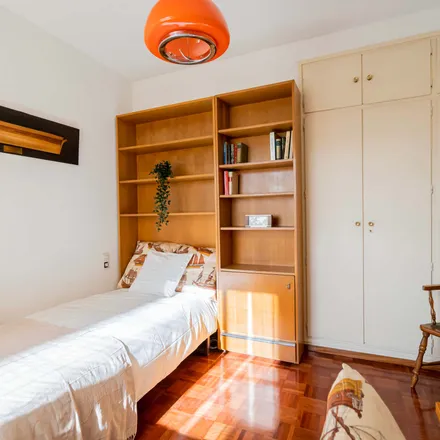 Rent this 4 bed room on Avenida de los Toreros in 32, 28028 Madrid