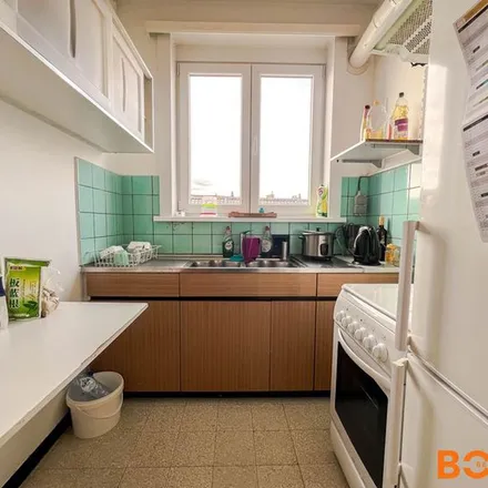 Rent this 3 bed apartment on Brusselsesteenweg 657 in 9050 Gentbrugge, Belgium