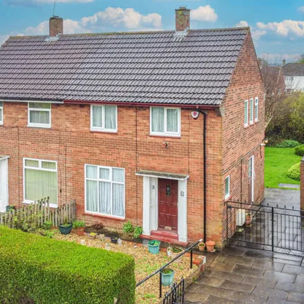 Buy this 2 bed duplex on Barncroft Gardens in Leeds, LS14 1AY