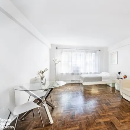 Rent this studio condo on 133 East 54th Street in New York, NY 10022