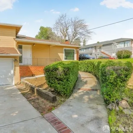 Image 1 - 3766 Brookdale Boulevard, Castro Valley, CA 94546, USA - House for sale