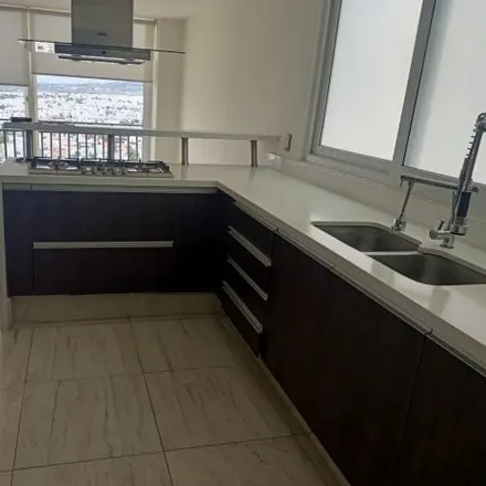 Rent this 3 bed apartment on Calle Anillo Vial Fray Junípero Serra in Delegación Epigmenio González, 76146