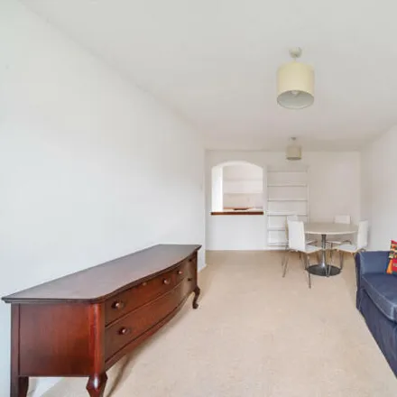 Image 6 - Armoury Road, London, SE8 4LG, United Kingdom - Apartment for sale