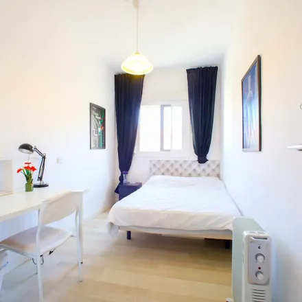 Image 8 - Carrer de Xulilla, 6, 46011 Valencia, Spain - Apartment for rent