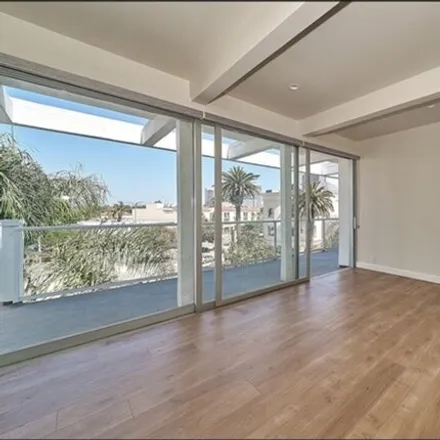 Image 7 - 1363 North Gale Drive, Beverly Hills, CA 90211, USA - Condo for sale