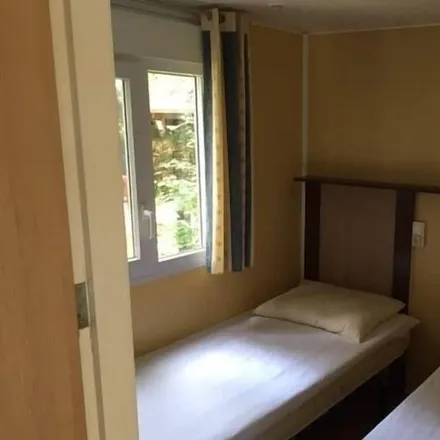 Rent this 2 bed house on Bédarieux in Avenue Jean Jaurès, 34600 Bédarieux