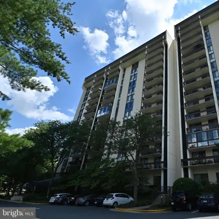 Image 3 - The Green House Condominium, 5300 Holmes Run Parkway, Alexandria, VA 22304, USA - Condo for sale
