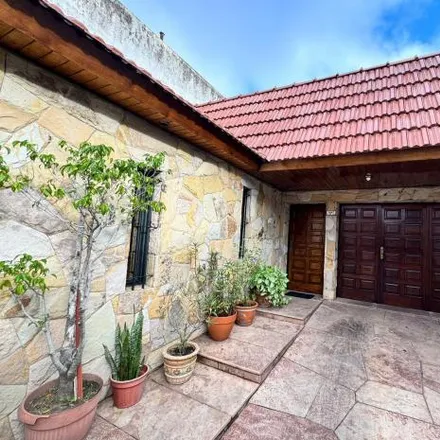 Image 1 - 66 - José Clemente Paz 3883, Villa Yapeyú, San Andrés, Argentina - House for sale