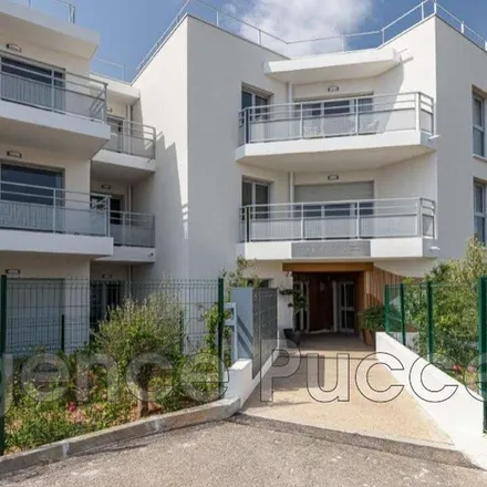 Rent this 2 bed apartment on Place de l'Hôtel de Ville in 06270 Villeneuve-Loubet, France