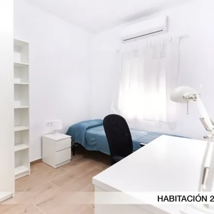 Rent this 2 bed room on Calle Cristo del Soberano Poder in 62, 41010 Seville