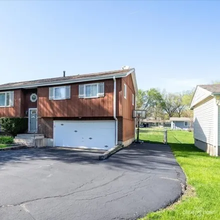 Buy this 4 bed house on 4500 West Clearview Drive in McHenry, IL 60050