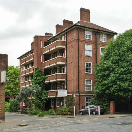 Image 4 - St. Katharine's Way, London, E1W 1DD, United Kingdom - Apartment for rent