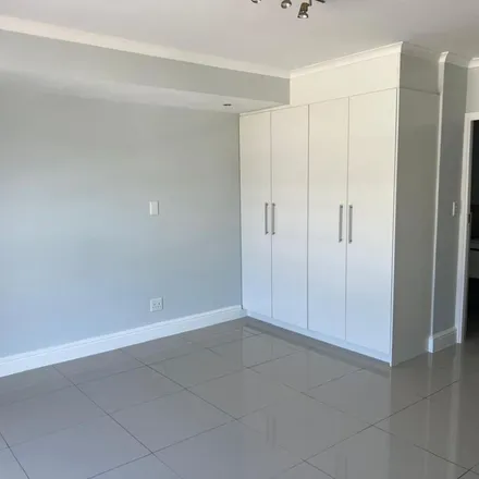 Image 6 - Rosmead Avenue, Kenilworth, Cape Town, 7708, South Africa - Apartment for rent