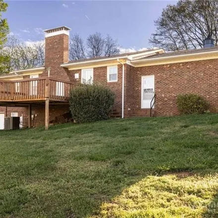 Image 8 - 707 Anderson Road, Anderson Heights, Albemarle, NC 28001, USA - House for sale