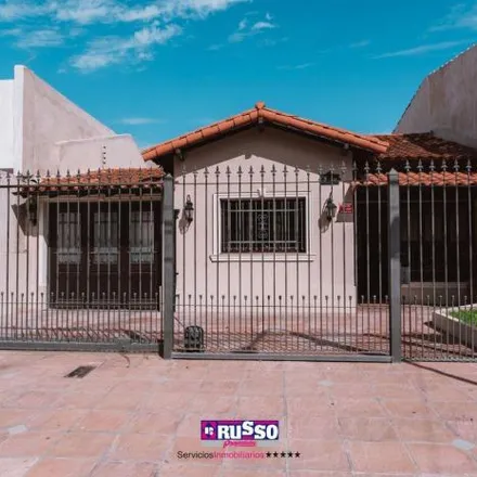 Buy this 2 bed house on Sarratea 897 in Partido de La Matanza, 1753 Villa Luzuriaga
