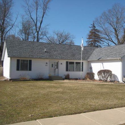 Rent this 3 bed house on 331 Oak Street in Braidwood, IL 60408