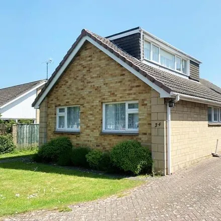 Buy this 3 bed house on Sutton Park in Broad Blunsdon, SN26 7AZ