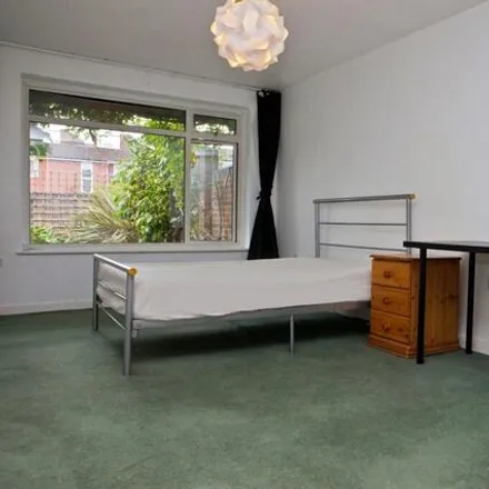 Image 2 - Smith Street, London, KT5 8SL, United Kingdom - Townhouse for rent