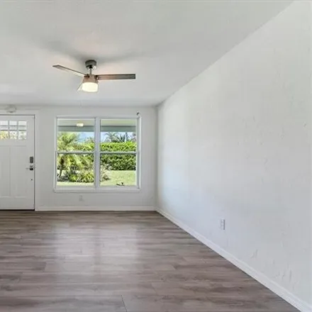 Image 5 - 2042 Holiday Lane, Collier County, FL 34104, USA - House for rent