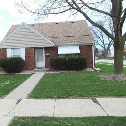 Buy this 4 bed house on 2915 15th Avenue in South Milwaukee, WI 53172