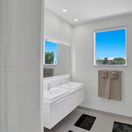 Image 5 - 10530 Northwest 64th Terrace, Doral, FL 33178, USA - Townhouse for rent