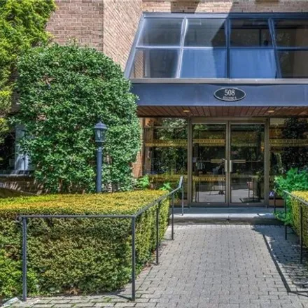 Rent this 2 bed condo on 519 Central Park Avenue in Village of Scarsdale, NY 10583