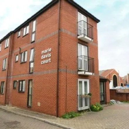 Rent this 1 bed apartment on Marie Davis Court in East Street, Reading