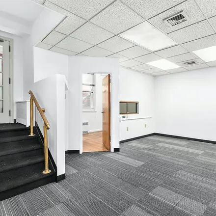 Image 5 - 215 EAST 72ND STREET OFFICE/W in New York - Townhouse for sale