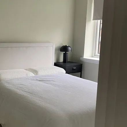 Rent this 3 bed apartment on London in SW14 8SQ, United Kingdom