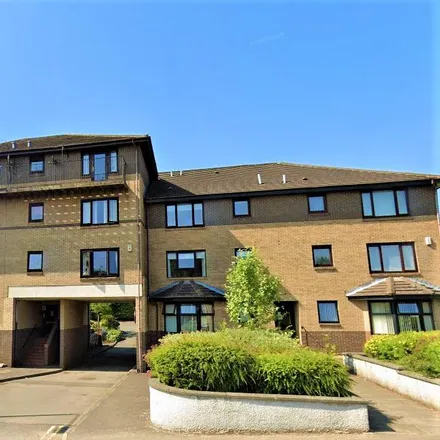 Rent this 2 bed apartment on Goldenhill Court in Hardgate, G81 5NA