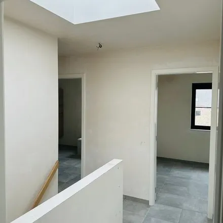Rent this 3 bed apartment on Bloemkoolstraat 35 in 8800 Roeselare, Belgium