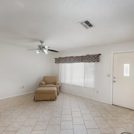 Image 3 - 686 Londonderry Circle Southeast, Palm Bay, FL 32909, USA - House for sale
