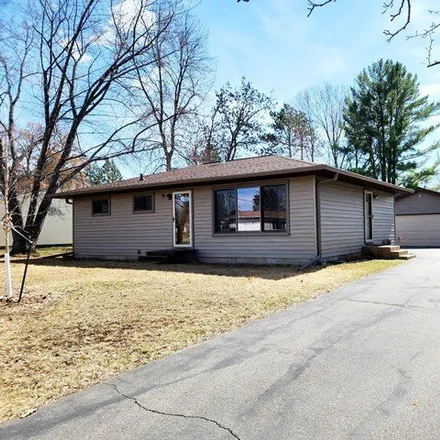Buy this 3 bed house on 418 Reynolds Street in Huhn Addition Mobile Home Court, Grand Rapids