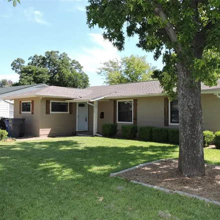 Rent this 3 bed house on 12238 Oberlin Drive in Bouchard, Dallas
