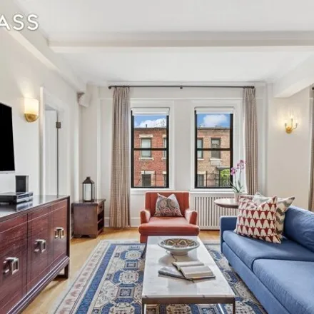 Image 5 - 151 West 74th Street, New York, NY 10023, USA - Apartment for sale