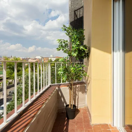 Rent this 3 bed apartment on Avenida de Filipinas in 36, 28003 Madrid