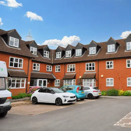 Image 1 - Pewsey Road, Marlborough, SN8 1NQ, United Kingdom - Apartment for sale