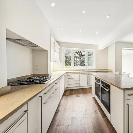 Rent this 4 bed townhouse on 85 Oakley Street in London, SW3 5NN