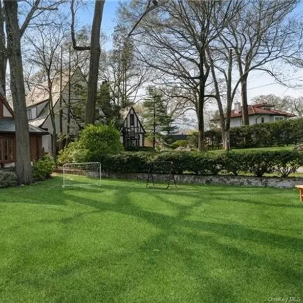 Rent this 4 bed house on 27 Bretton Road in Village of Scarsdale, NY 10583