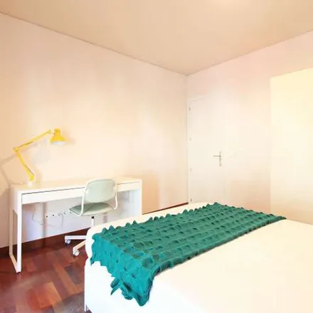 Rent this 12 bed apartment on Avenida Felipe II in 6, 28009 Madrid