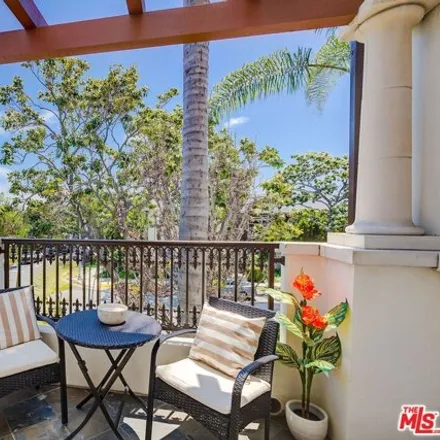 Image 7 - 261 S Reeves Dr Unit 202, Beverly Hills, California, 90212 - Condo for sale