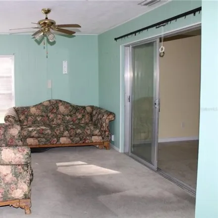 Image 7 - 677 Crescent Drive, Largo, FL 33770, USA - House for sale